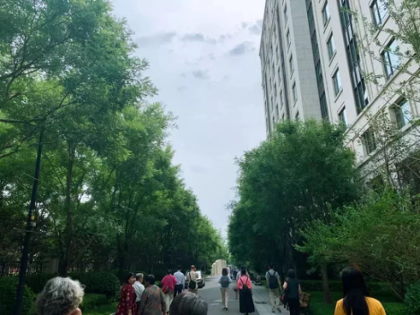 带老爸看完排队2年才能住上的养老社区，我差点掉泪！